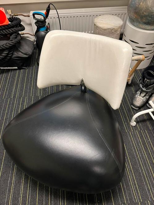 Leolux Pallone, zwart leer met witte rugleuning, Huis en Inrichting, Banken | Sofa's en Chaises Longues, Eenpersoons, Leer, Ophalen