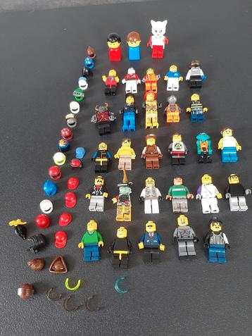 Lego poppetjes verschillende items helmen enz popjes vintage beschikbaar voor biedingen