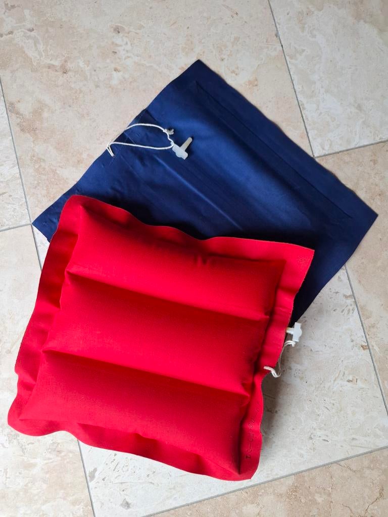 Kussens opblaasbaar. Zgan. 2=10.-, Caravans en Kamperen, Ophalen of Verzenden, Zo goed als nieuw