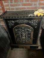 Antieke gietijzeren kachel, Huis en Inrichting, Haarden, Ophalen, Gebruikt, Vrijstaande haard, Houthaard