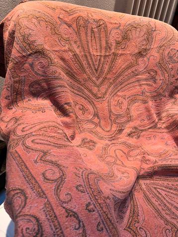 Mooie Worteldoek beschikbaar voor biedingen