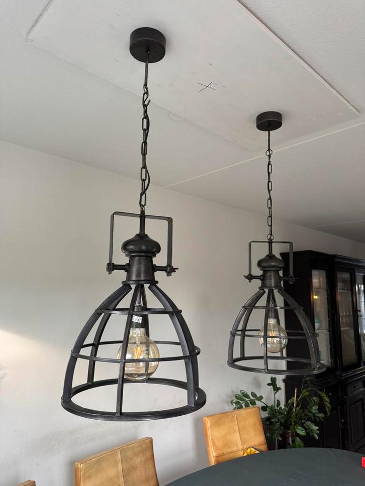 Twee hanglampen, Huis en Inrichting, Lampen | Hanglampen, Zo goed als nieuw, Minder dan 50 cm, Metaal, Ophalen of Verzenden