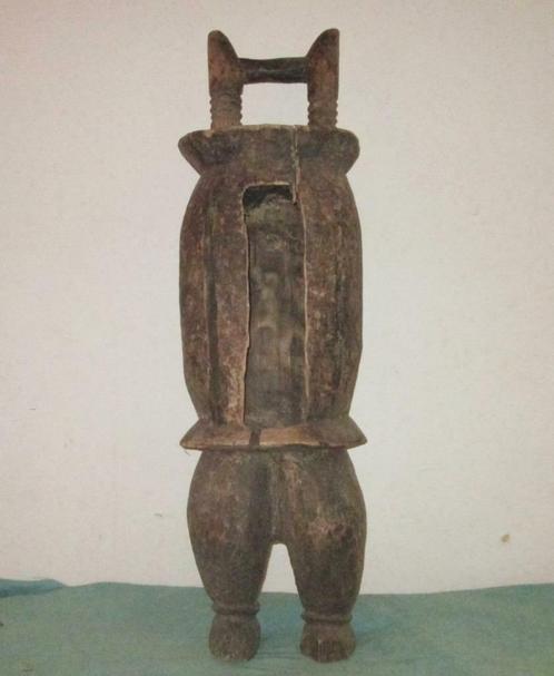 Slit drum -Afrikaanse spleet-trommel op beentjes Congo, Antiek en Kunst, Kunst | Niet-Westerse kunst, Ophalen of Verzenden