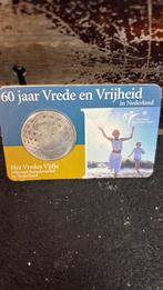 Zilveren Vijfje 60 jaar Vrede en Vrijheid, Postzegels en Munten, Munten | Nederland, Koningin Beatrix, Zilver, Euro's, Ophalen of Verzenden