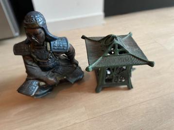 Aziatisch samurai beeldje&tempeltje waar kaars licht in past beschikbaar voor biedingen