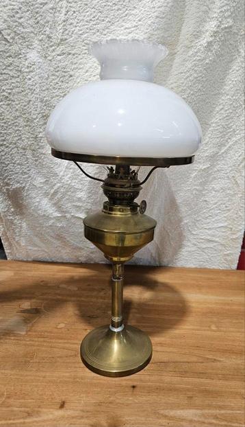 olie lamp beschikbaar voor biedingen