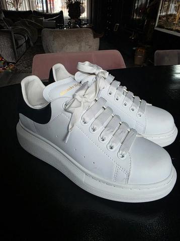 Alexander McQueen sneakers maat 40 beschikbaar voor biedingen