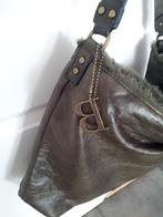 Nieuwe Bulaggi tas groen met fluffly accent, Sieraden, Tassen en Uiterlijk, Tassen | Damestassen, Ophalen of Verzenden, Nieuw