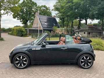 Mini 1.6 16V ONE Cabrio 2008 Zwartnwe apk4/9//2026/ navi beschikbaar voor biedingen