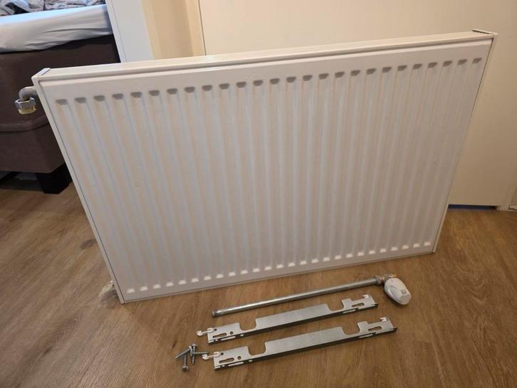 Nette Radiator 90 cm breed x60 cm hoog, Doe-het-zelf en Verbouw, Verwarming en Radiatoren, Gebruikt, Radiator, 800 watt of meer