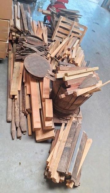 60 pallets en planken balken haardhout kachelhout pallet beschikbaar voor biedingen