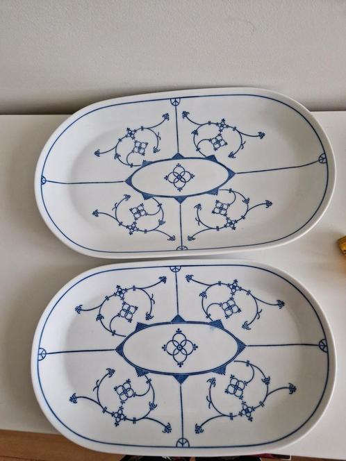 2 schalen jägers blau Saks 37cm en 32cm., Antiek en Kunst, Antiek | Schalen, Ophalen of Verzenden