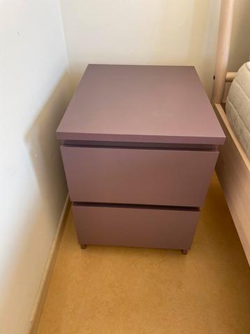 2 IKEA nachtkastjes beschikbaar voor biedingen