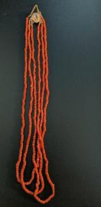 vintage bloedkoraal met gouden sluiting, Sieraden, Tassen en Uiterlijk, Antieke sieraden, Ophalen of Verzenden, Overige materialen