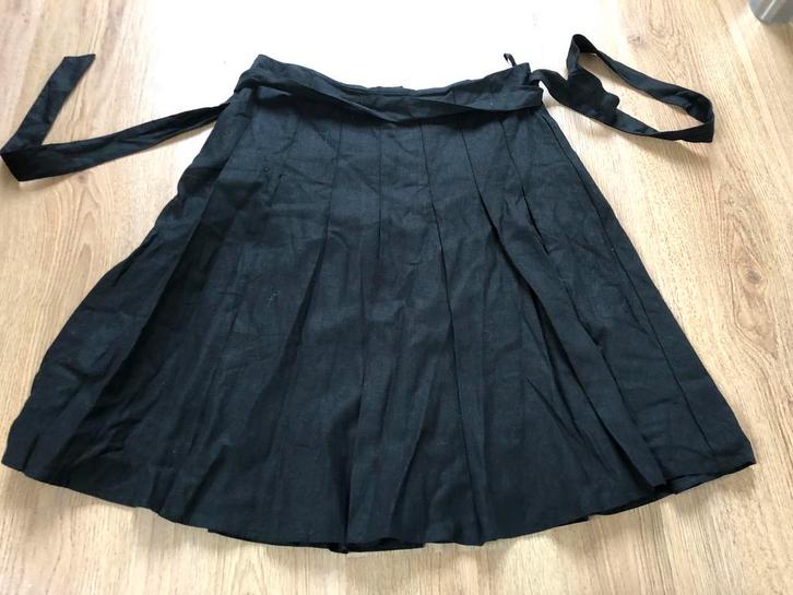 Soaked in luxury zwart linnen rokje s plooi gerend, Kleding | Dames, Rokken, Zo goed als nieuw, Maat 36 (S), Zwart, Knielengte