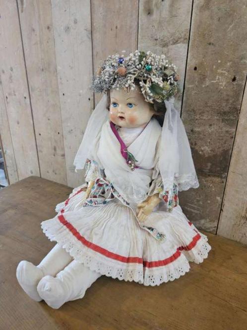 oude klederdracht pop ``WOONWINKEL RUSTIEK``, Antiek en Kunst, Antiek | Speelgoed, Ophalen of Verzenden