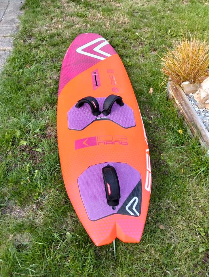 Severne Nano 103 ltr, Watersport en Boten, Windsurfen, Zo goed als nieuw, Plank, Minder dan 250 cm, Met vin(nen), Ophalen