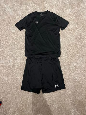 Under Armour Sportset - Zwart - Maat yxl (152) beschikbaar voor biedingen