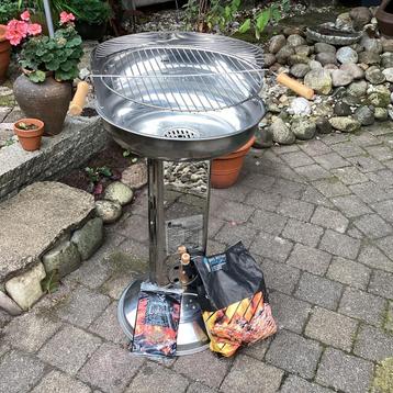 BBQ NIEUW van LANDMANN +houtskool+aanmaak ALLES voor 22 euro beschikbaar voor biedingen