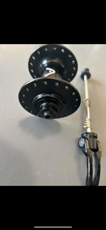Santos voorwiel naaf 36 sp disc beschikbaar voor biedingen