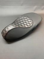 Custom Vespa Sprint zadel rs patroon met rood draad, Ophalen of Verzenden, Nieuw, Zadel, Vespa