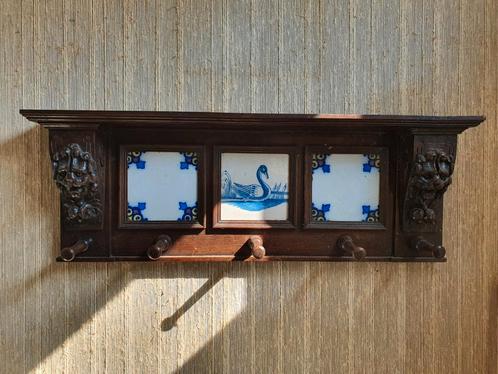 Vintage Antieke Kapstok met Delftsblauwe tegels 74 cm, Huis en Inrichting, Woonaccessoires | Kapstokken, Gebruikt, Wandkapstok