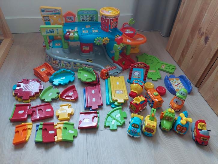 Vtech Garage + Wegdelen & Auto's, Kinderen en Baby's, Speelgoed | Speelgoedvoertuigen, Zo goed als nieuw, Ophalen