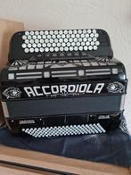 Accordiola Traviata Occasion B-Griff (als nieuw), Muziek en Instrumenten, Accordeons, Ophalen, Knopaccordeon, 120-bas, Met riemen