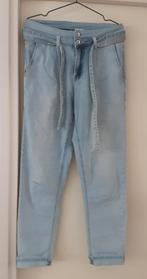 So Soire chino jeans lichtblauw denim met ceintuur maat 36, Kleding | Dames, Spijkerbroeken en Jeans, So Soire, Zo goed als nieuw