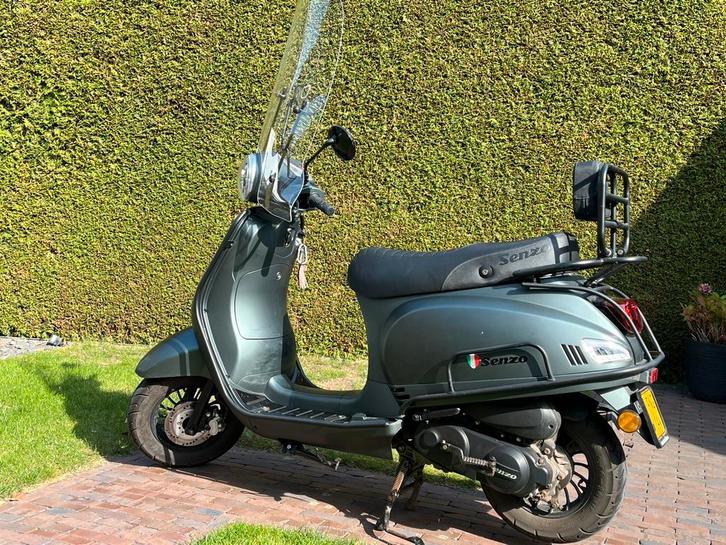 Senzo Rivalux Special, Fietsen en Brommers, Scooters | Overige merken, Zo goed als nieuw, Maximaal 45 km/u, Benzine, Ophalen