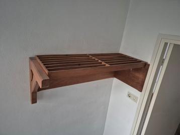 Houten Wandkapstok met Hoedenplank beschikbaar voor biedingen