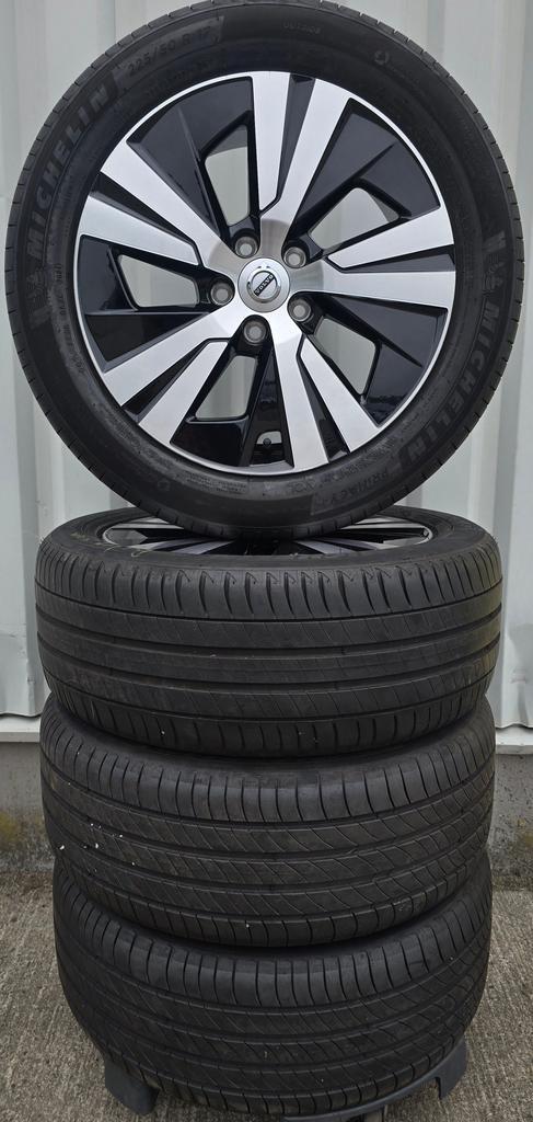 Originele 17 Inch Volvo V60 Velgen + Banden, Auto-onderdelen, Banden en Velgen, Banden en Velgen, Zomerbanden, 17 inch, 225 mm