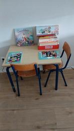 Mooi kindertafeltje met 2 stoeltjes, Ophalen, Gebruikt, Tafel(s) en Stoel(en)