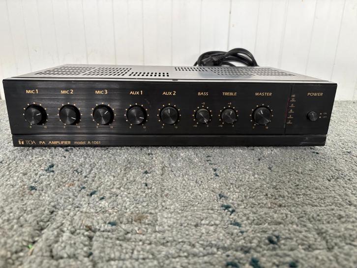 TOA A-1061 versterker, Audio, Tv en Foto, Versterkers en Receivers, Gebruikt, Stereo, 60 tot 120 watt, Overige merken, Ophalen of Verzenden