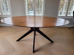 Ovale eettafel met spinpoot., Huis en Inrichting, Tafels | Eettafels, Ophalen, Gebruikt, 100 tot 150 cm, Vijf personen of meer