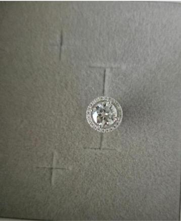 Moissanite oorbel beschikbaar voor biedingen