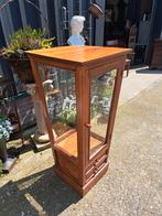 Teakhouten vitrinekast afm. 52x52cm en 120cm hoog., Ophalen of Verzenden, Zo goed als nieuw