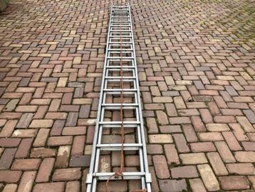 Twee-delige alu ladder 2 x 18 sporten 2 x 4,75 m = 8 meter.  beschikbaar voor biedingen