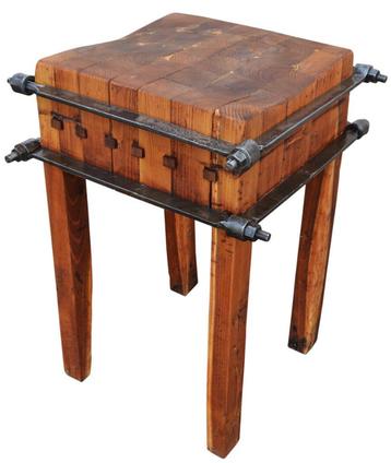 Vintage hakblok 60x60x20 H90 cm beschikbaar voor biedingen
