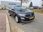 VW T-Roc Sport 1.5 TSI virtual keyless panorama trekhaak, Auto's, Voorwielaandrijving, 1498 cc, 4 cilinders, 150 pk