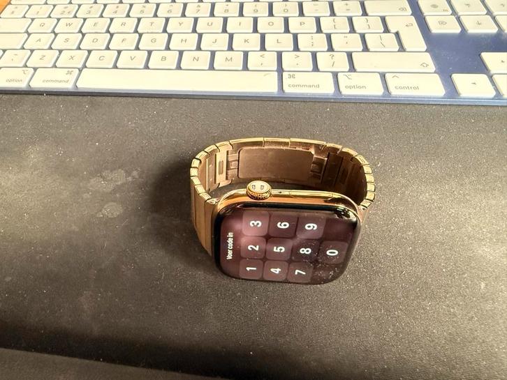 Apple Watch 10 - titanium uitvoering, Sieraden, Tassen en Uiterlijk, Horloges | Dames, Zo goed als nieuw, Overige merken, Leer