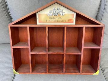 Steiff kastje voor historische miniaturen. beschikbaar voor biedingen