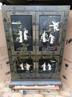 Chinese lack kast, vintage meubel, antiek aziatisch wandmeub, Met deur(en), Minder dan 150 cm, 100 tot 150 cm, Gebruikt