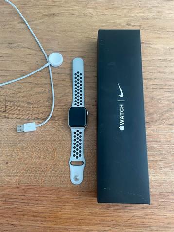 Apple Watch SE (40mm) - Zo goed als nieuw! beschikbaar voor biedingen