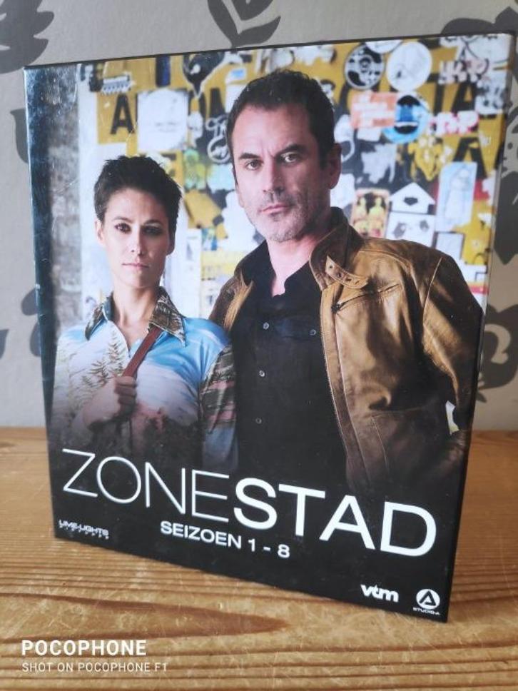 ZONE STAD - DE COMPLETE SERIE 1 T/M 8 - NIEUWSTAAT., Cd's en Dvd's, Dvd's | Tv en Series, Zo goed als nieuw, Actie en Avontuur