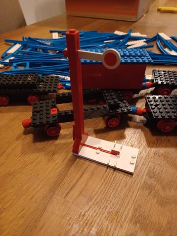 Lego trein rails 2 wissels en sein beschikbaar voor biedingen