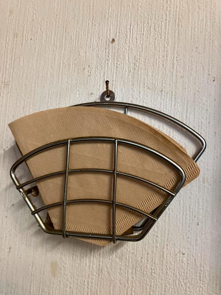 Koffiefilter houder voor aan de muur, Huis en Inrichting, Woonaccessoires | Krantenbakken en Lectuurbakken, Ophalen