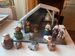 Kerststal met aardewerk beeldjes, Verzamelen, Beelden en Beeldjes, Ophalen, Gebruikt