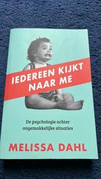 Iedereen kijkt naar me - Melissa Dahl, Ophalen of Verzenden, Zo goed als nieuw