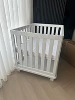 Hoogglans wit babybox, Kinderen en Baby's, Boxen, In hoogte verstelbaar, Rechthoekig, Zo goed als nieuw, Ophalen